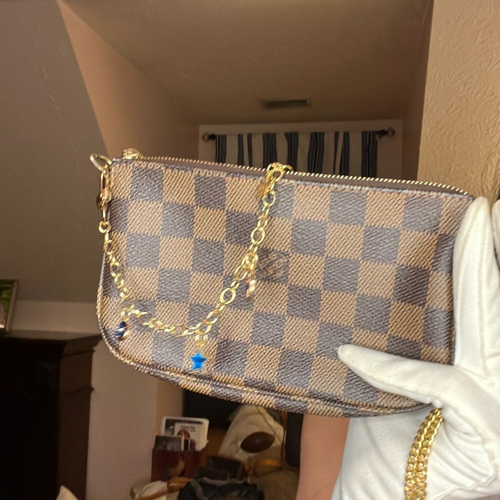 Authentic - Louis Vuitton Damier Ebene  Pochette